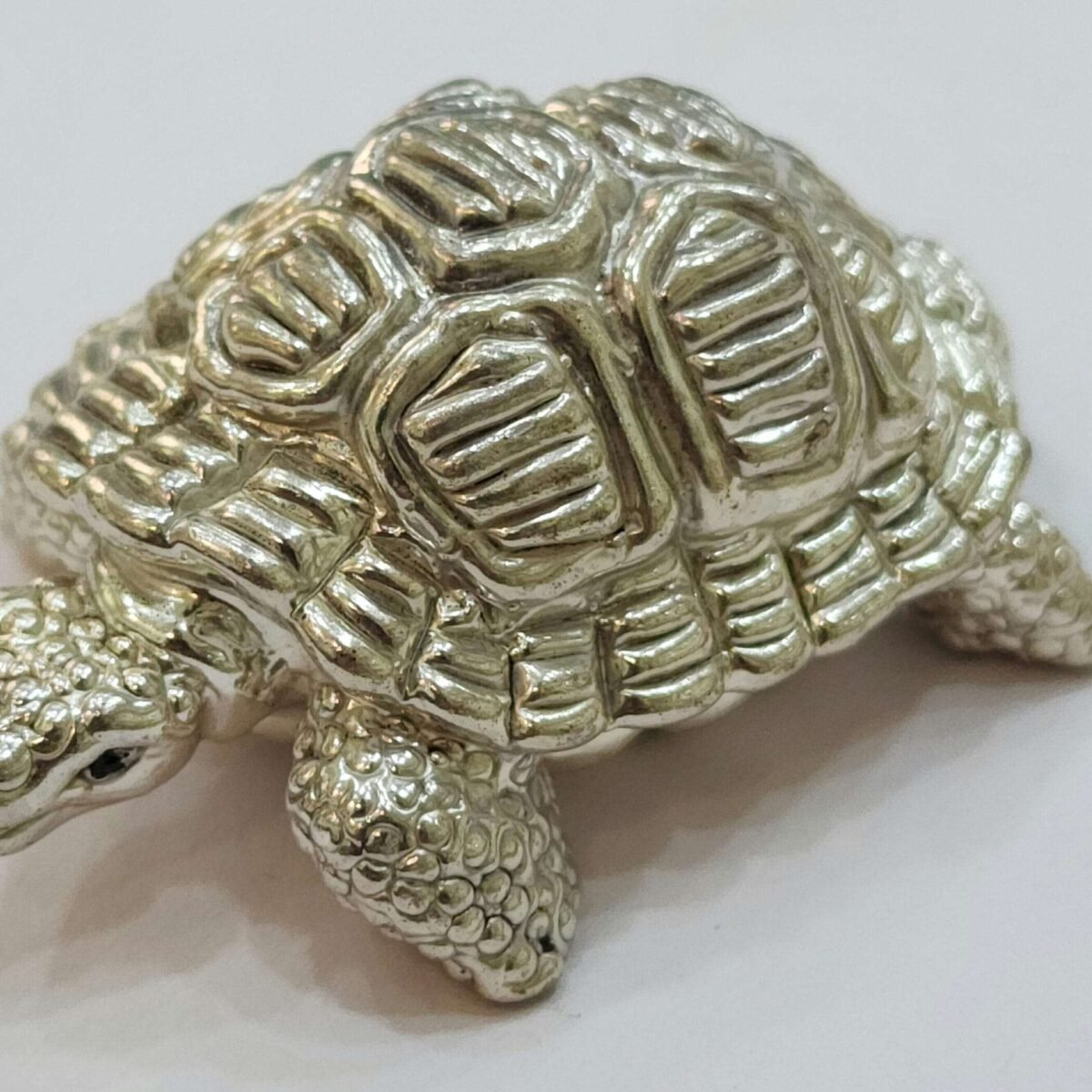 Elegant 999 Silver Tortoise: A Timeless Gift