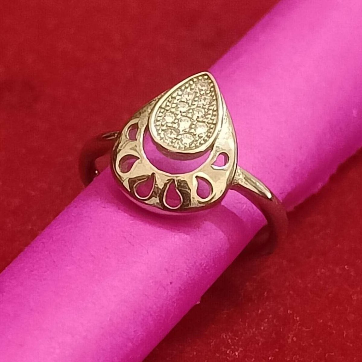 Elegant Oval Shape Sterling Ring