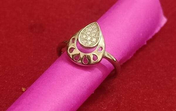Elegant Oval Shape Sterling Ring