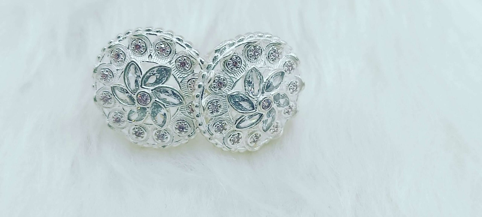 Discover the Beauty of Round Shape Stone Bichiya