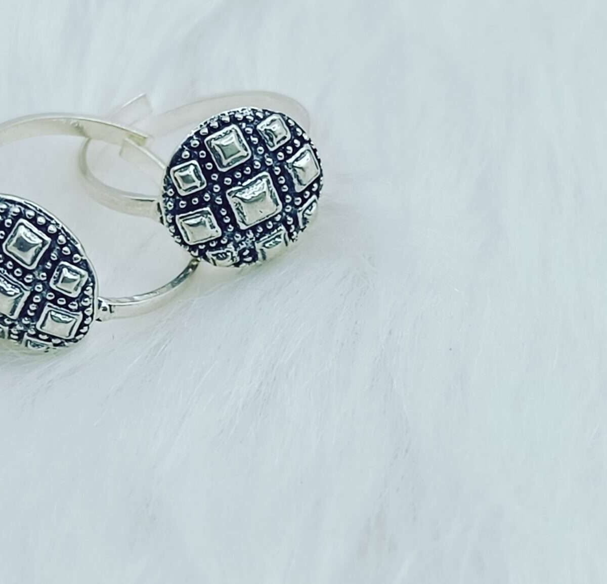 Discover the Elegance of Oxidised Silver Toe Rings