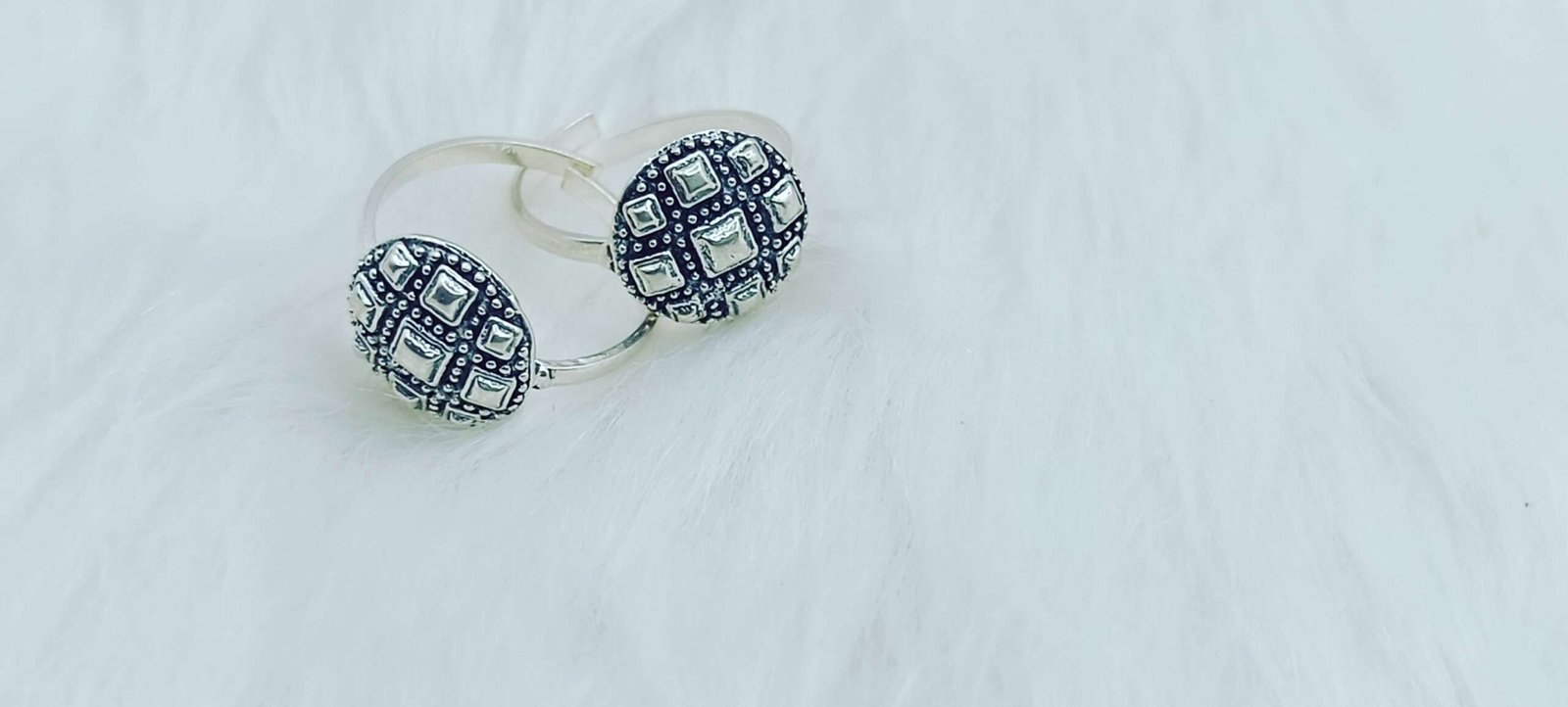 Discover the Elegance of Oxidised Silver Toe Rings