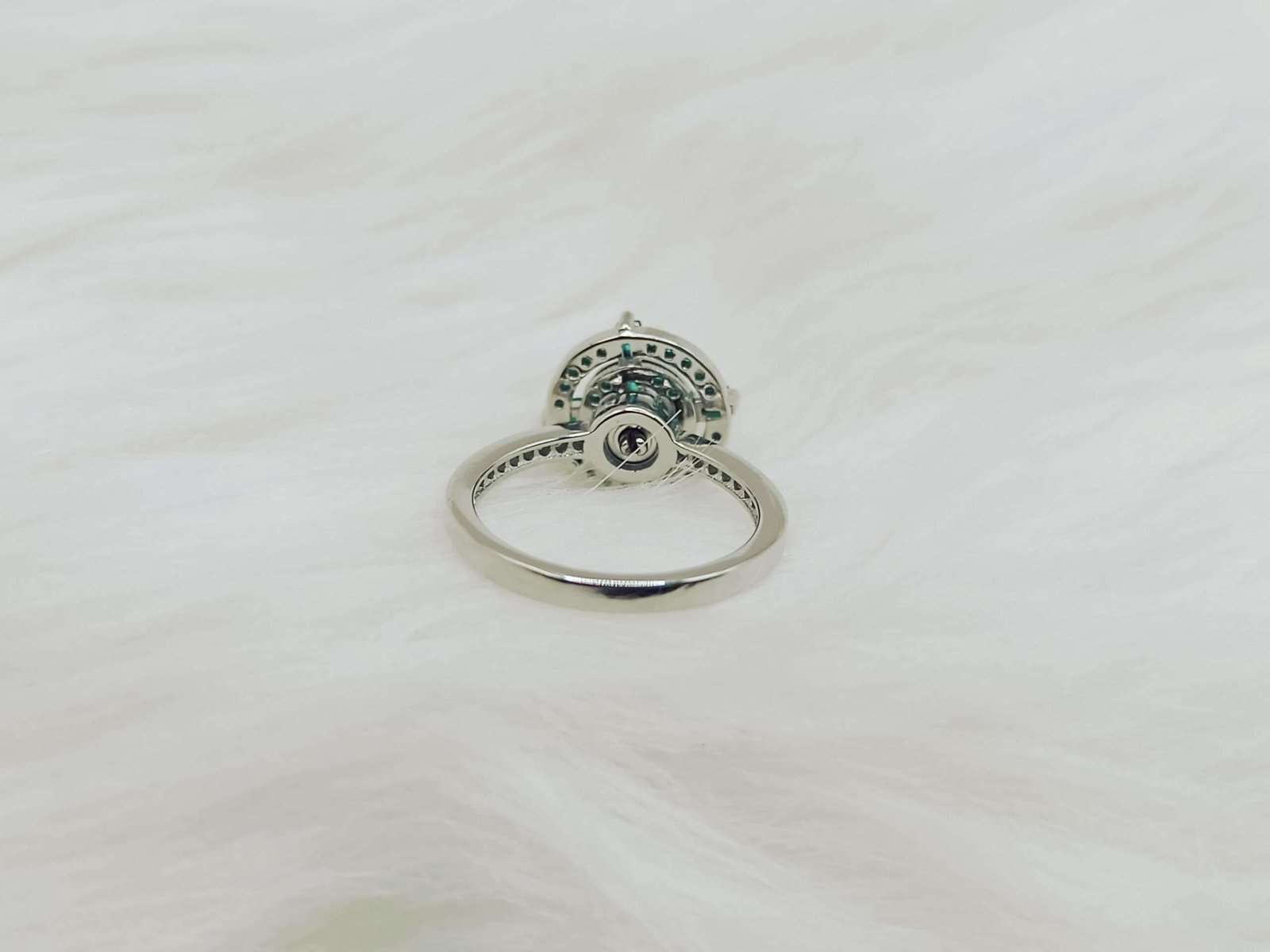 Elegance of the Sterling Silver Green Stone Rotating Women's Ring - Image 3