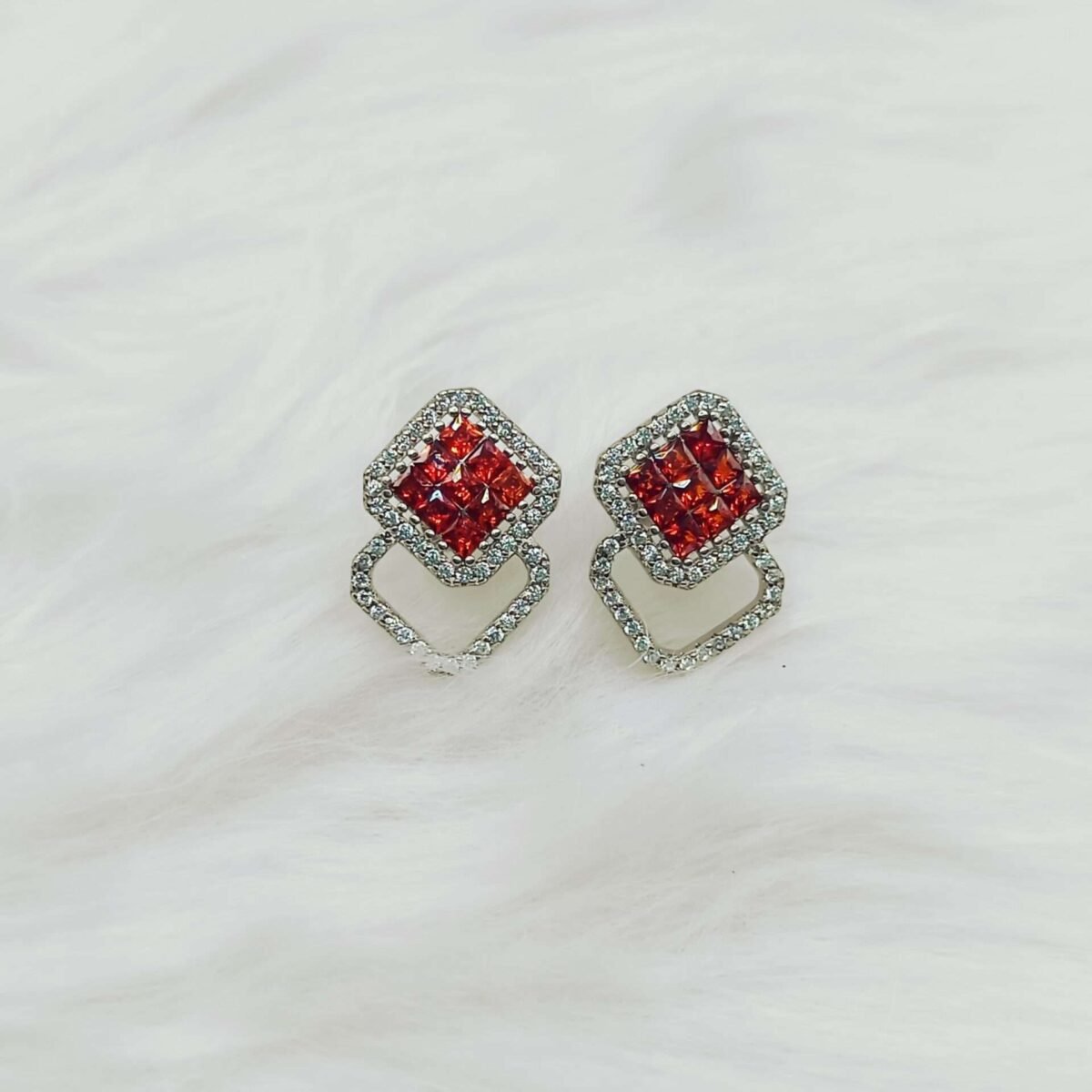 Discover the Elegance of Our Sterling Silver Stylish Square Heart Shape Top