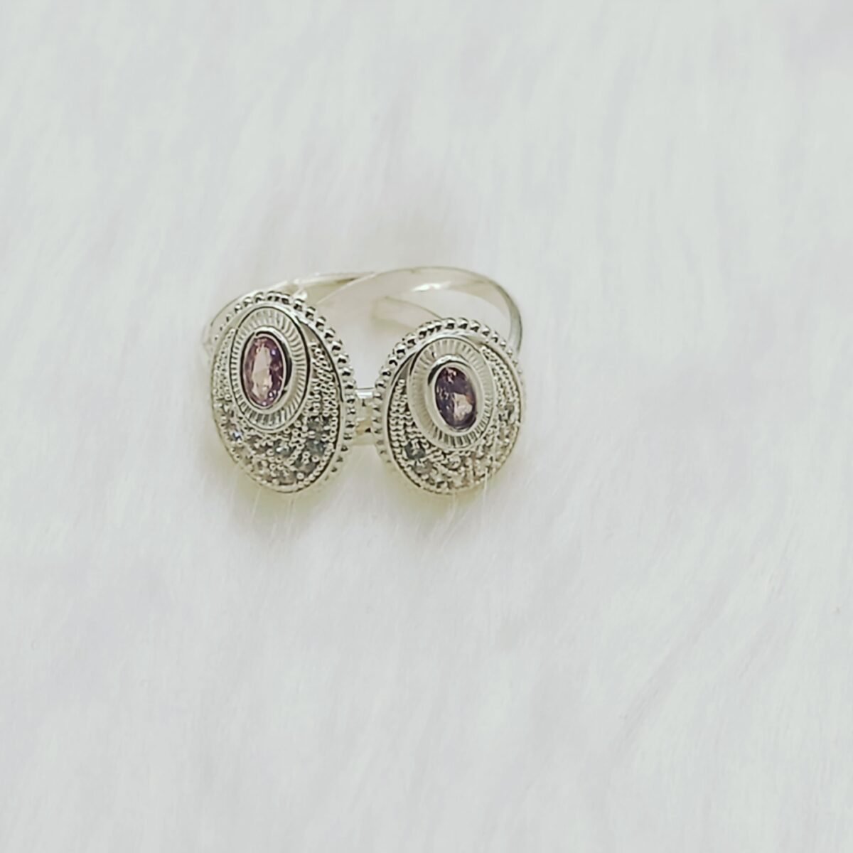 Elegant Oval Shape Stone Silver Bichiya