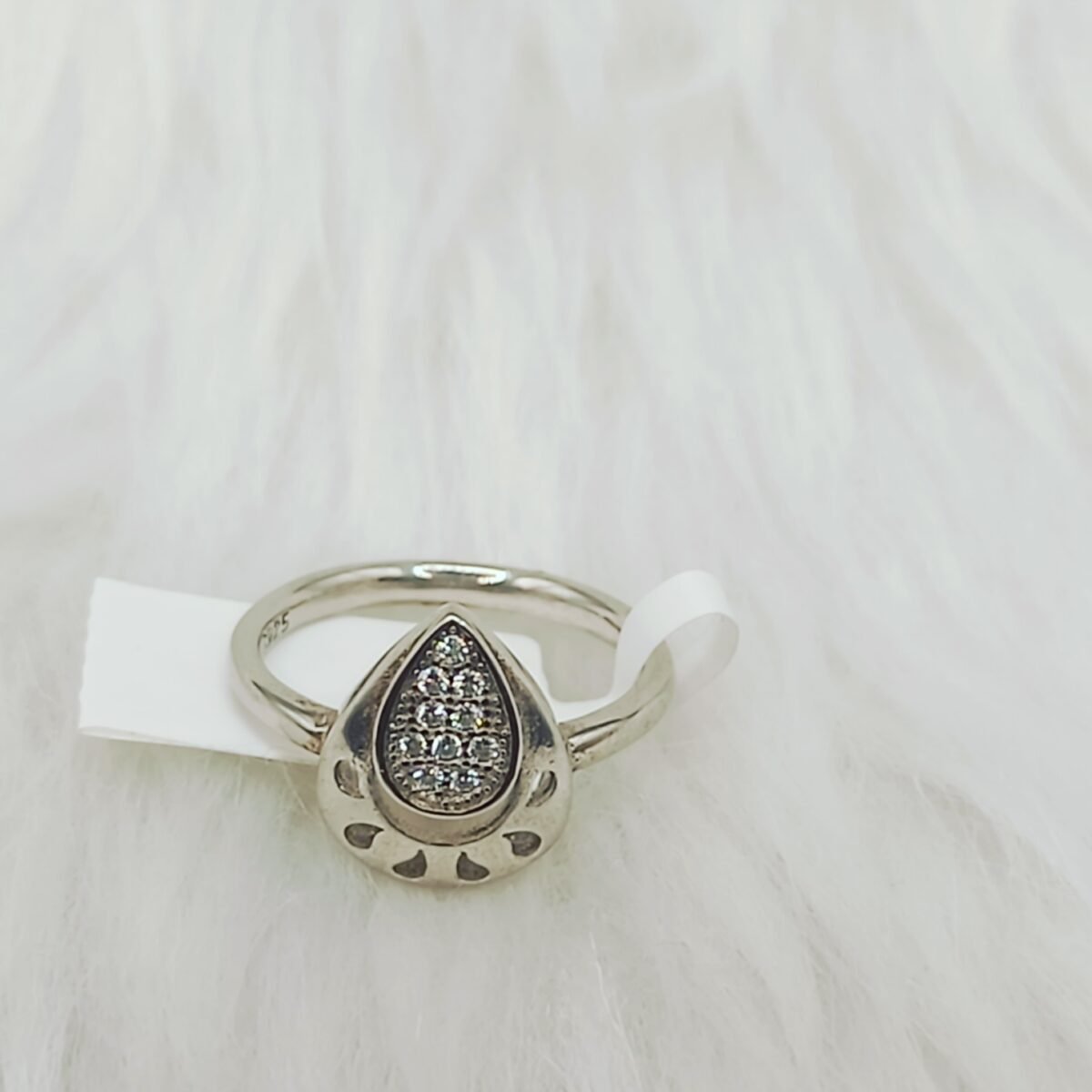 Elegant Oval Shape Sterling Ring