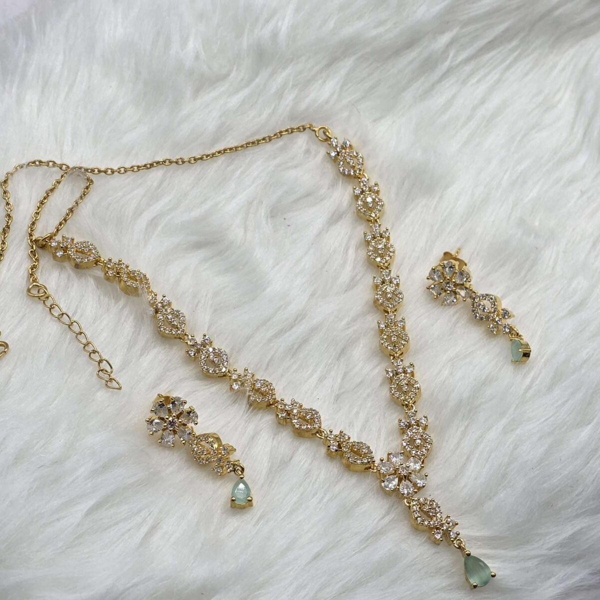 Gold Plated Silver Shimmer Bloom Polker Necklace