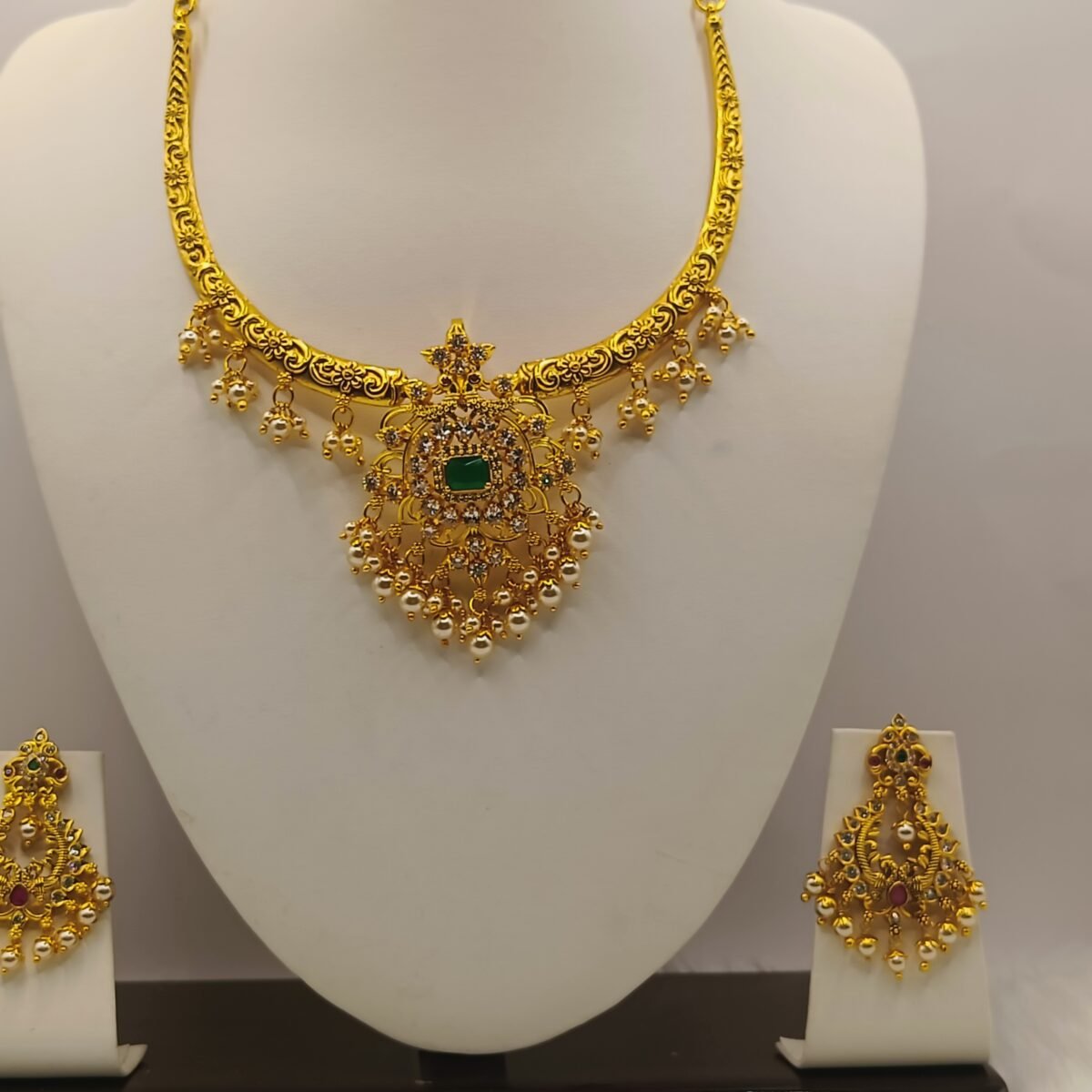 Elegant Stone Necklace Set